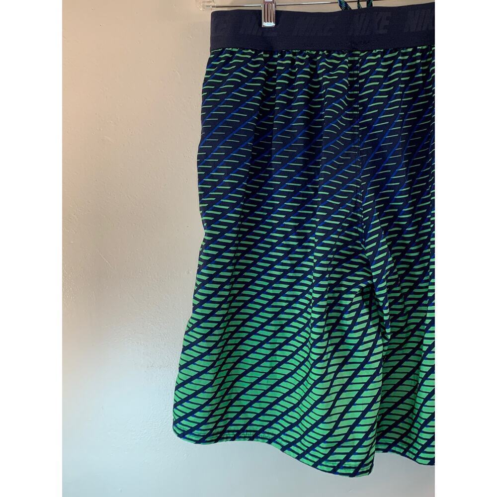 NIKE Men’s Board Shorts / Size: Medium - Picture 11 of 11